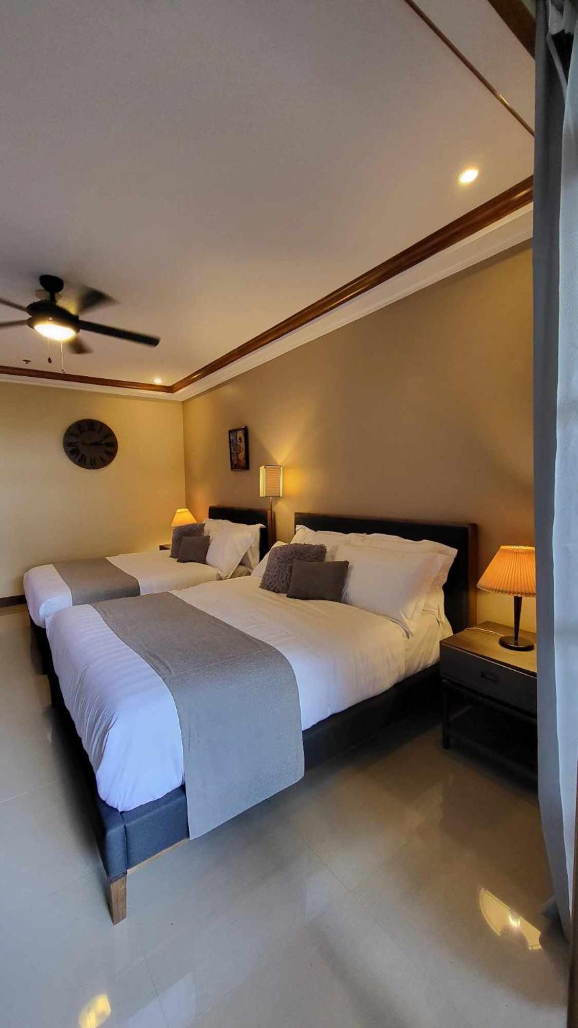 Charming Garden View,Privately Owned Deluxe Room At The Manor By Mist And Pine Baguio City Buitenkant foto